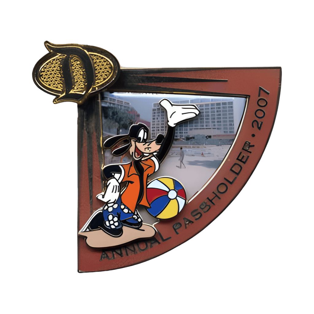 Goofy at the Disneyland Hotel Disney pin
