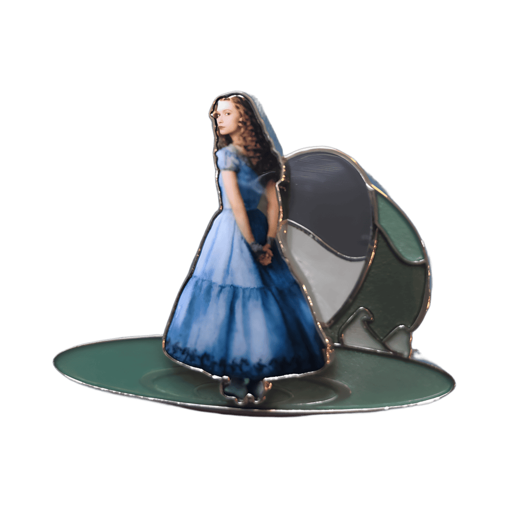 Alice Kingsley on Teacup Disney pin