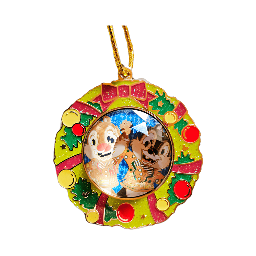 Chip & Dale in Wreath, Faceted Glass Dome Disney pin