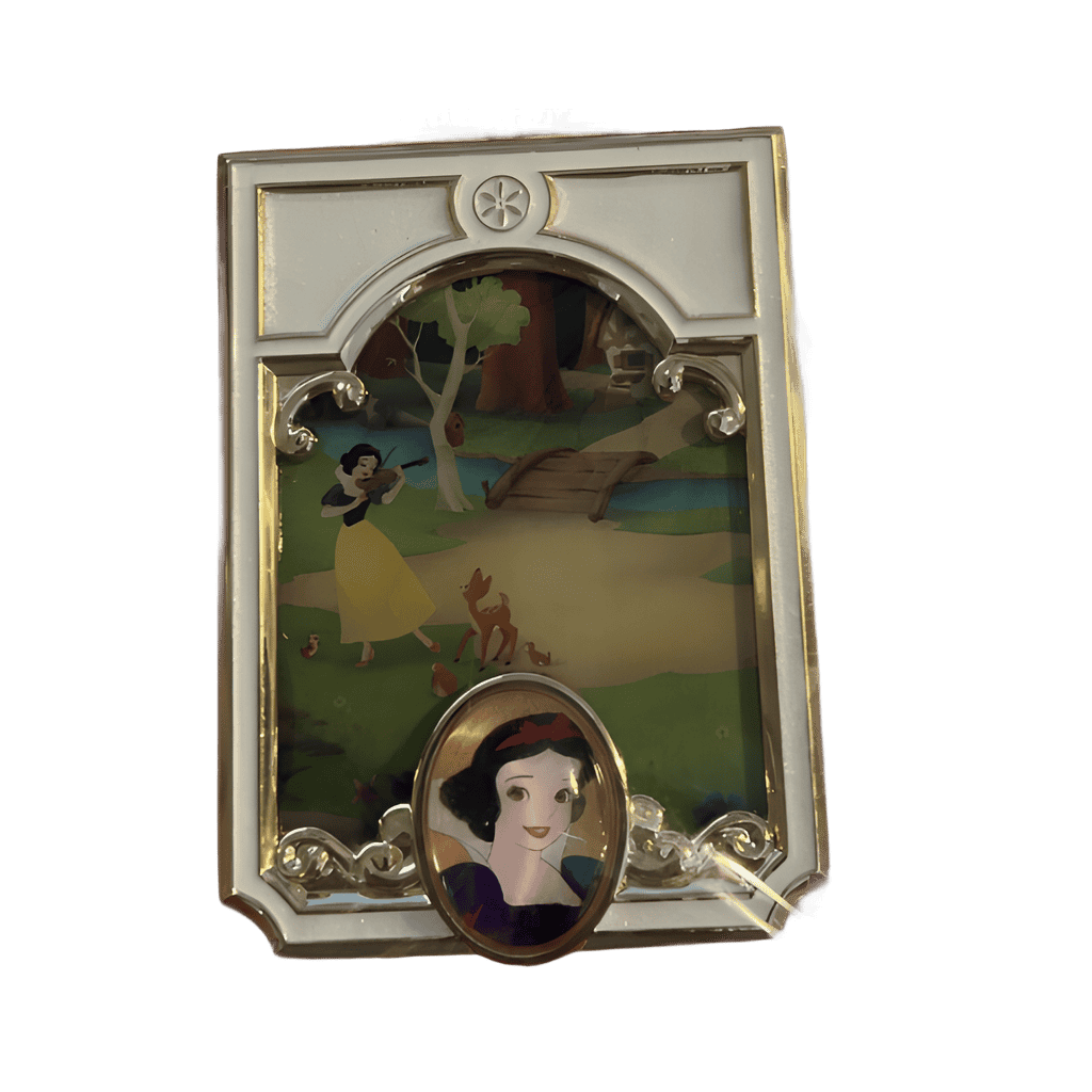 Snow White Jumbo Disney pin