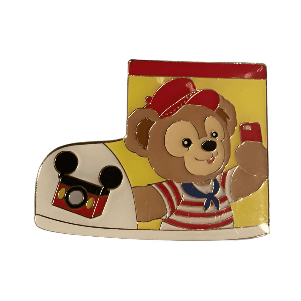 Duffy with camera Disney pin