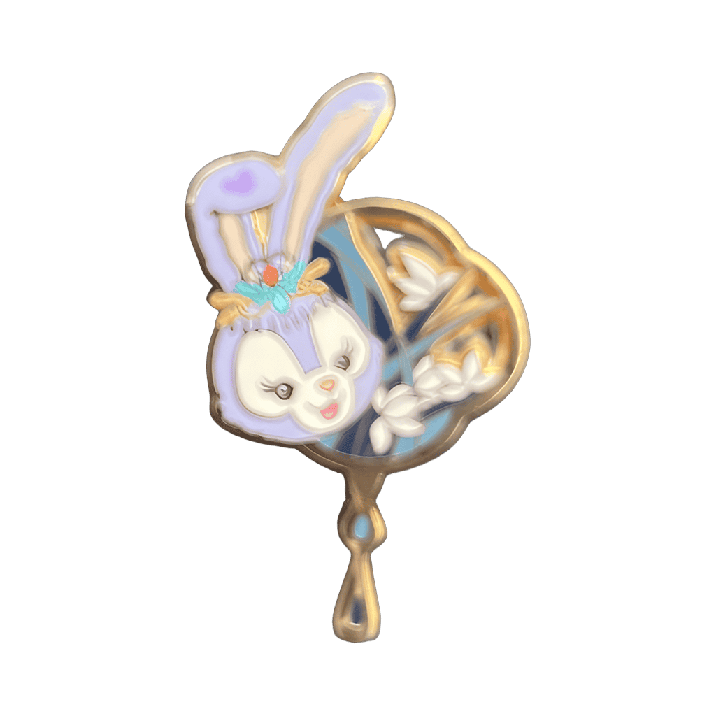 Stella Lou with fan Disney pin